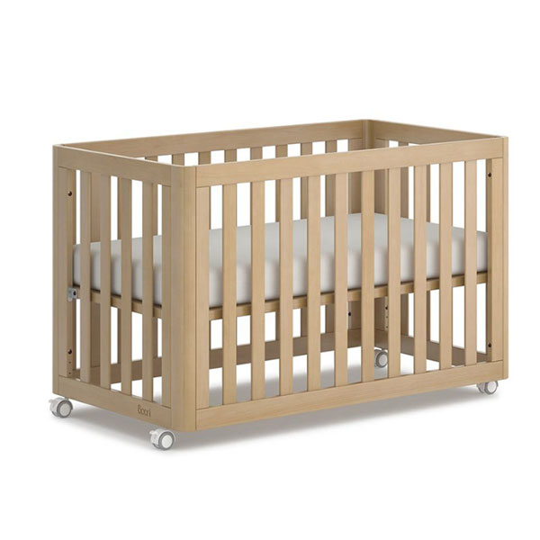 Medium Real Solid Wood Crib Adjustable White Wooden Baby Crib